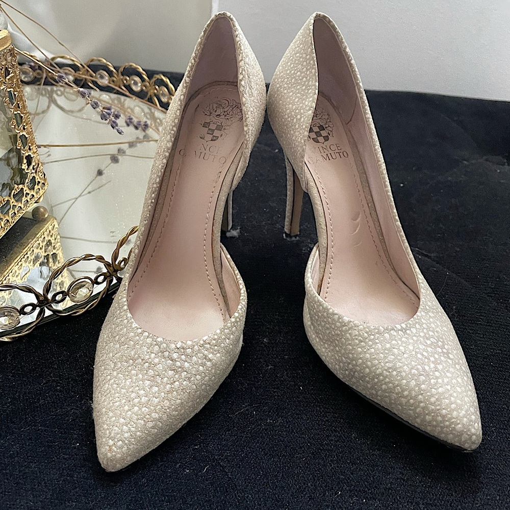 Vince camuto pumps
